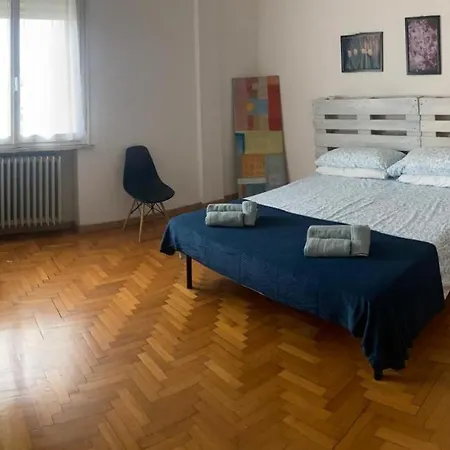 Vista Duomo Center شقة